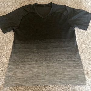 NWOT Lululemon Mens shirt.
